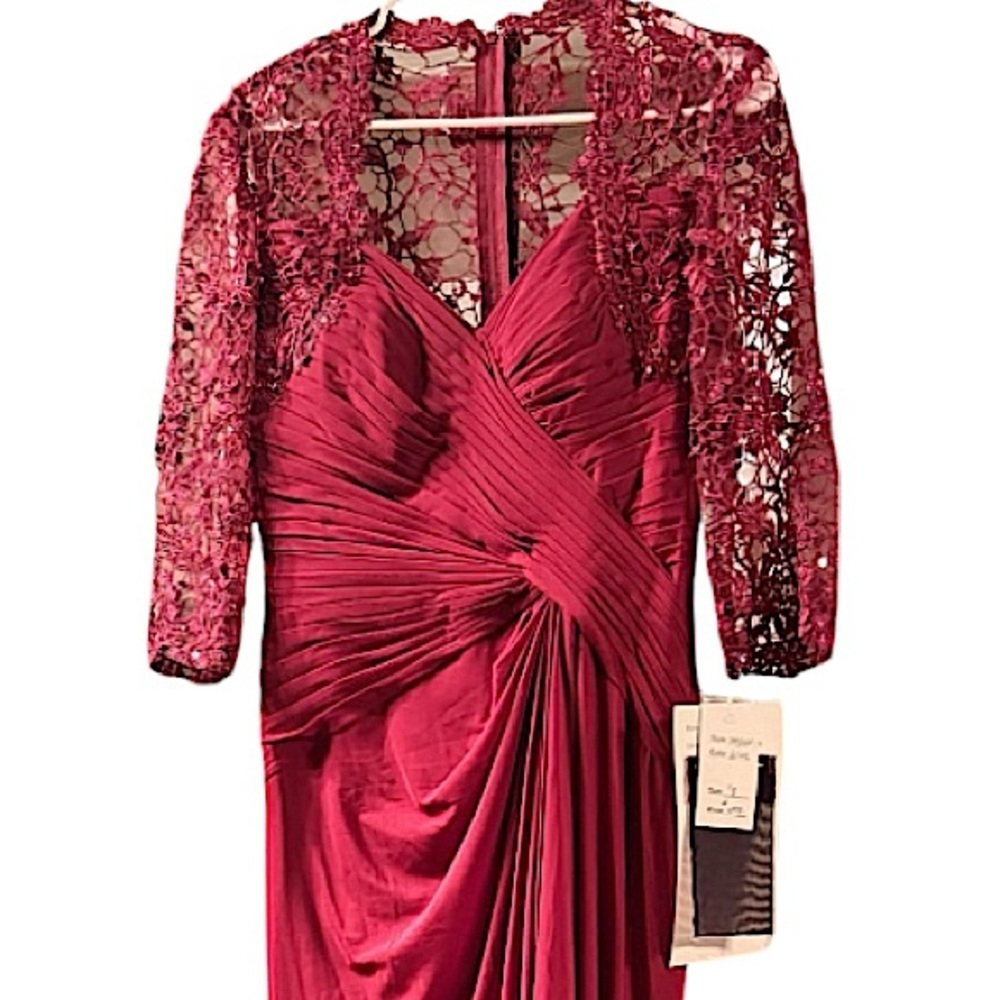 Elegant wine red Lace Evening dress NWT SIZE 8 pit to pit 14in length 48in - Picture 7 of 7